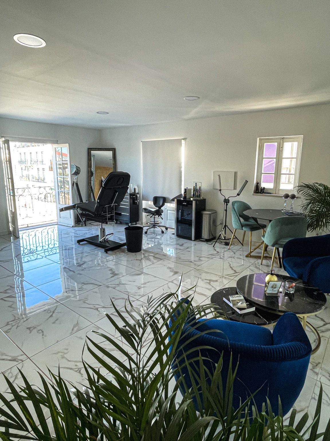 Interior do estúdio privado Art On Skin em Setúbal